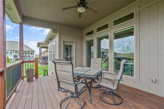 1696 NE Parkwood Drive, Lee's Summit, MO 64064