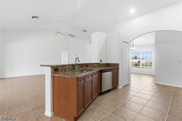 928 NW 5th PL, Cape Coral, FL 33993