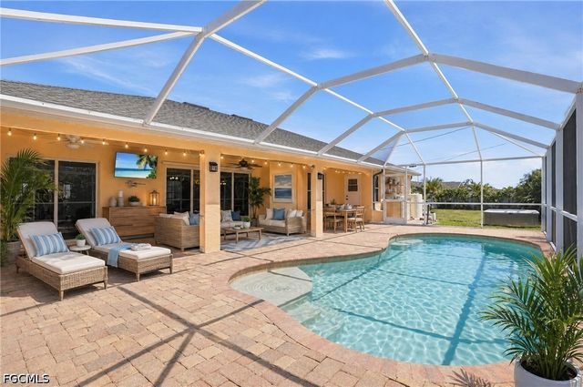 928 NW 5th PL, Cape Coral, FL 33993