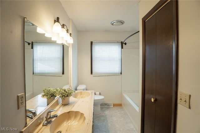 994 Sunset View Boulevard, Tallmadge, OH 44278