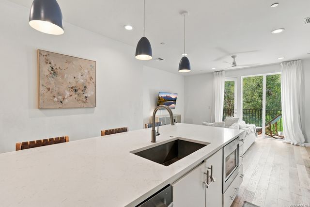 6020 Springdale Rd Unit 5, Austin, TX 78723