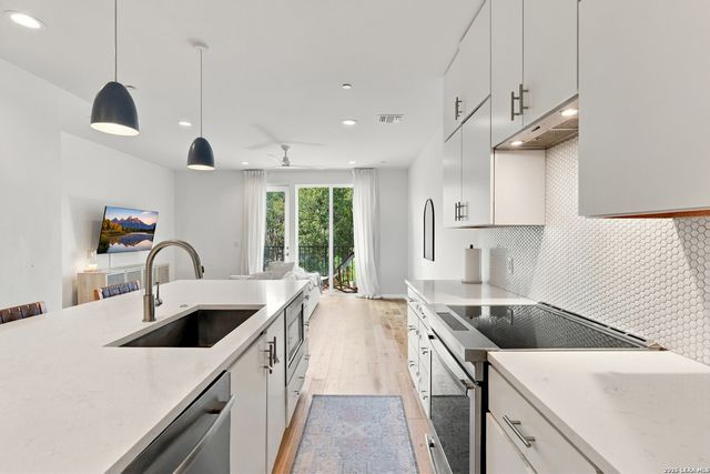 6020 Springdale Rd Unit 5, Austin, TX 78723