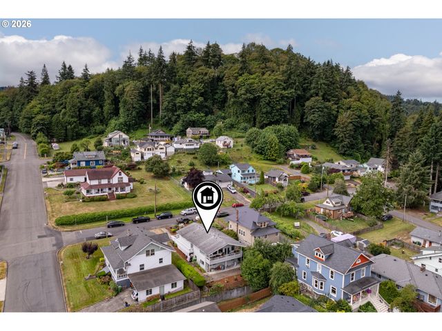 415 W D St, Rainier, OR 97048