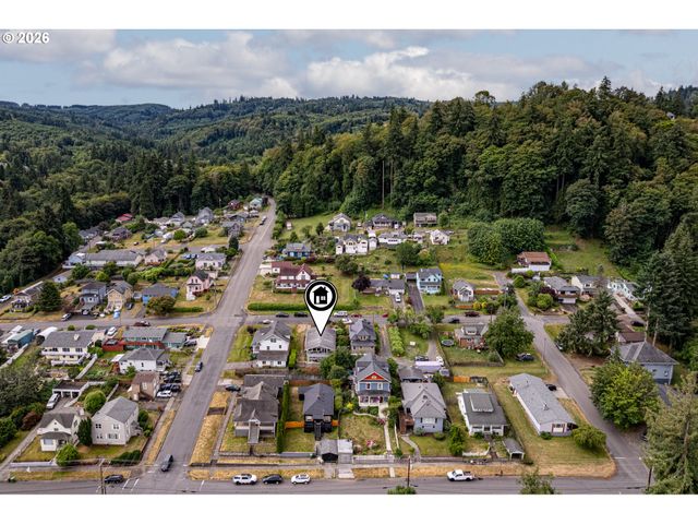 415 W D St, Rainier, OR 97048