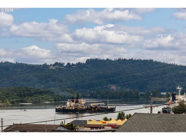 415 W D St, Rainier, OR 97048
