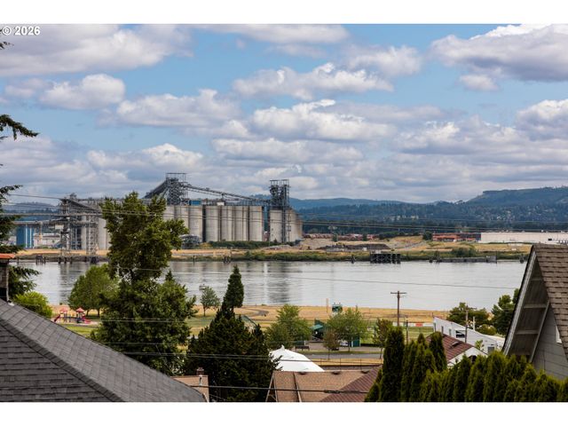 415 W D St, Rainier, OR 97048
