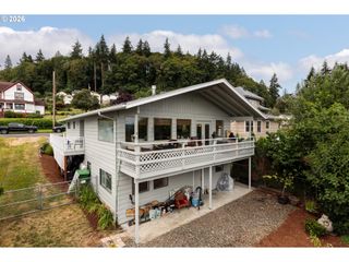 415 W D St, Rainier, OR 97048