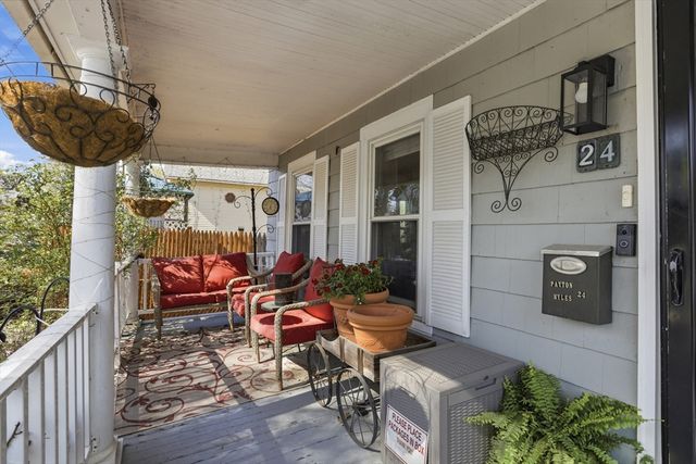 24 Lawrence St, Fitchburg, MA 01420