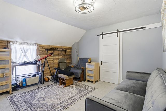 24 Lawrence St, Fitchburg, MA 01420