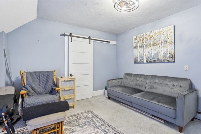 24 Lawrence St, Fitchburg, MA 01420