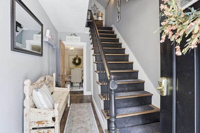 24 Lawrence St, Fitchburg, MA 01420