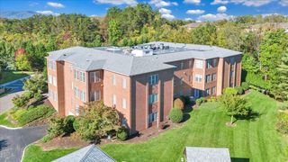 3050 McVitty Forest Dr Apt 106, Roanoke, VA 24018