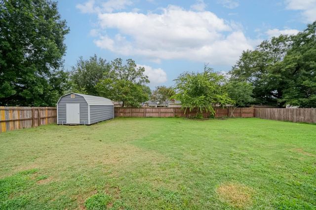 2016 Cumberland Dr, Longview, TX 75601