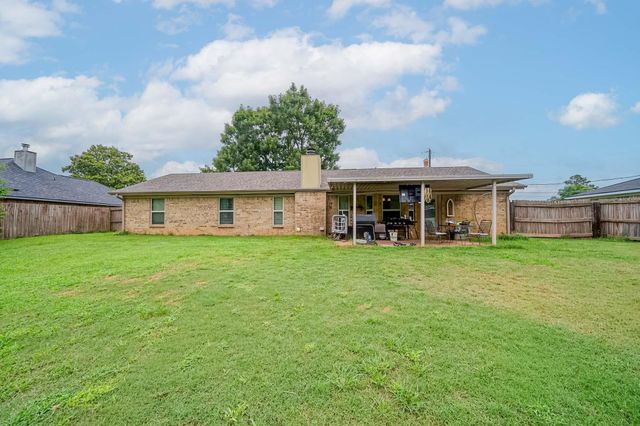 2016 Cumberland Dr, Longview, TX 75601