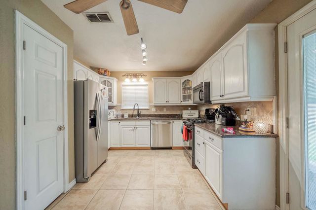 2016 Cumberland Dr, Longview, TX 75601