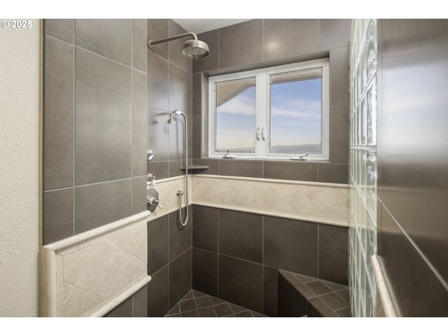 11925 Ne LAUREN Ln, Newberg, OR 97132