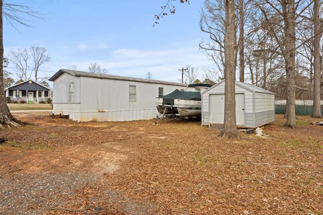 116 BEACH Drive, Ninety Six, SC 29666