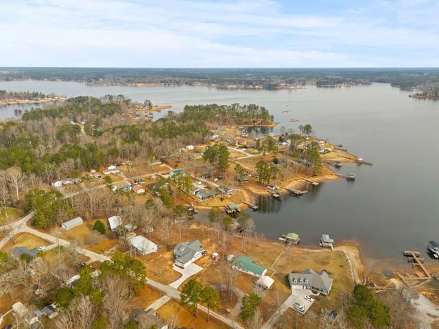 116 BEACH Drive, Ninety Six, SC 29666