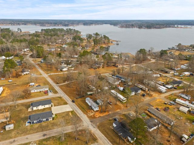 116 BEACH Drive, Ninety Six, SC 29666