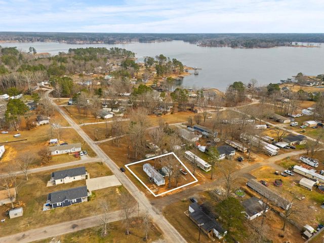 116 BEACH Drive, Ninety Six, SC 29666