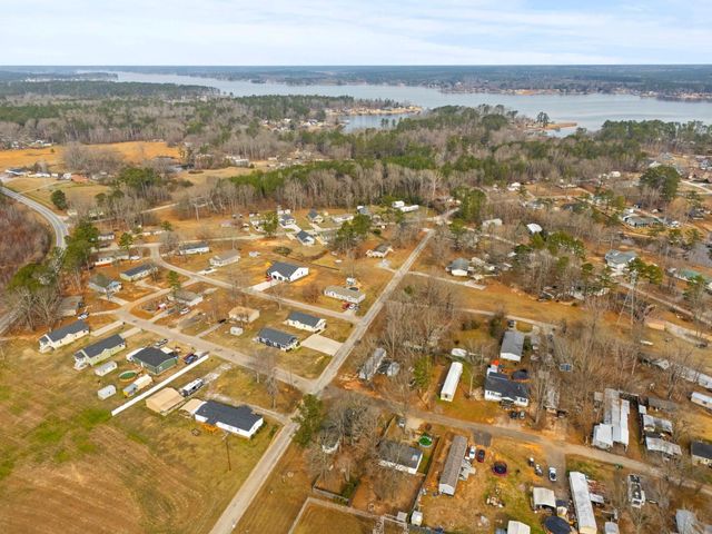 116 BEACH Drive, Ninety Six, SC 29666