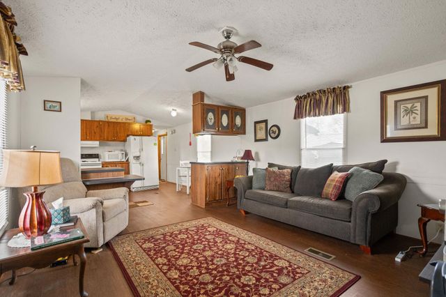 116 BEACH Drive, Ninety Six, SC 29666