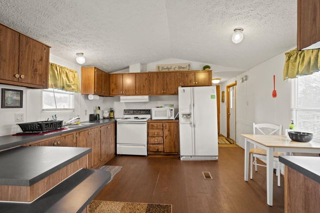 116 BEACH Drive, Ninety Six, SC 29666