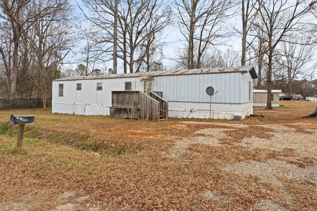 116 BEACH Drive, Ninety Six, SC 29666