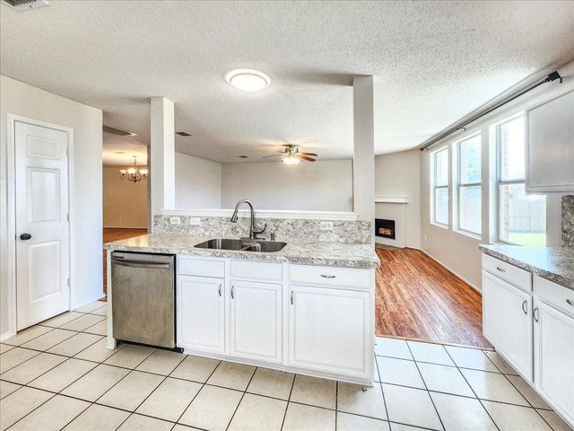 601 Jagera Way, Arlington, TX 76002