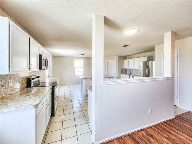 601 Jagera Way, Arlington, TX 76002