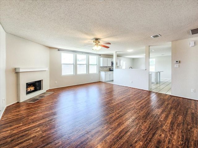 601 Jagera Way, Arlington, TX 76002