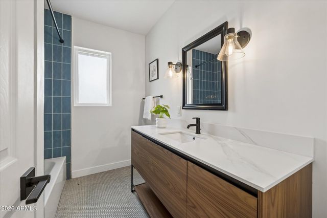 1731 E VERDE Lane, Phoenix, AZ 85016