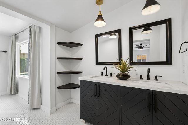 1731 E VERDE Lane, Phoenix, AZ 85016