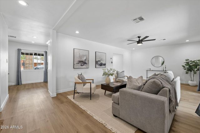 1731 E VERDE Lane, Phoenix, AZ 85016