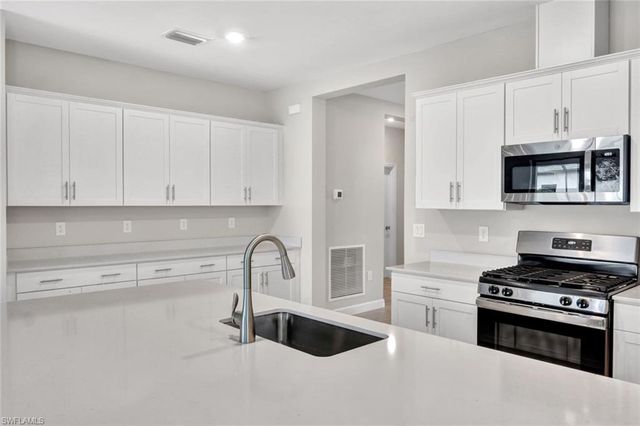 18298 Ridgeline DR, Estero, FL 33928