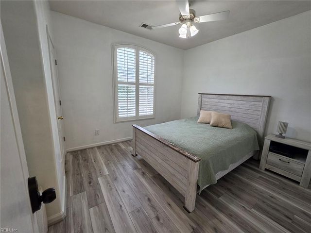 1046 Grand Oak LN, Virginia Beach, VA 23462