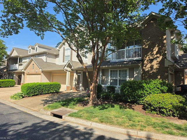 1046 Grand Oak LN, Virginia Beach, VA 23462