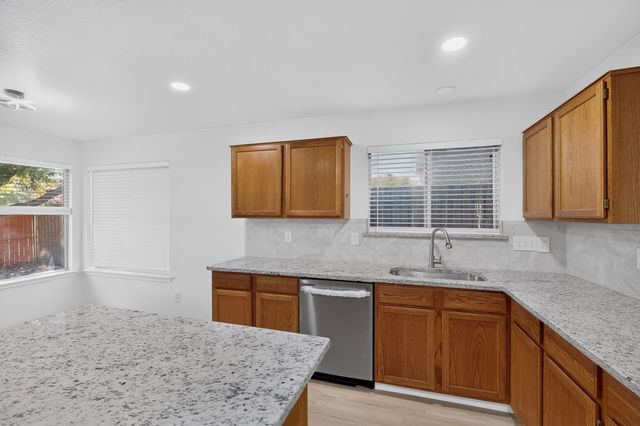 6009 Iris Drive, Rowlett, TX 75089