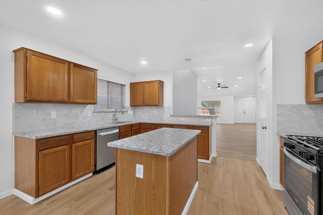 6009 Iris Drive, Rowlett, TX 75089