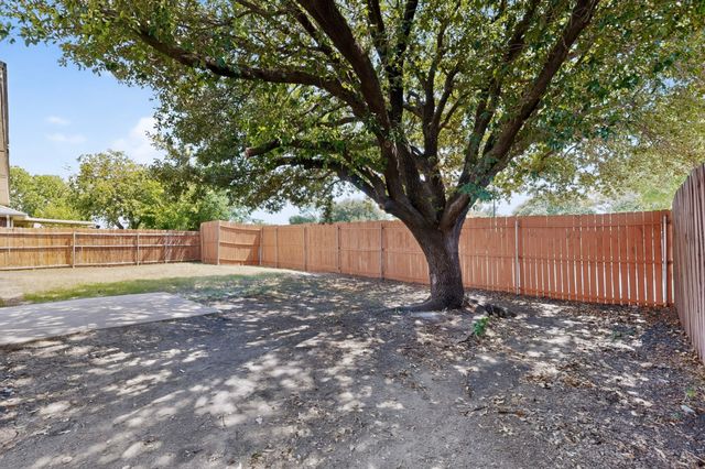 6009 Iris Drive, Rowlett, TX 75089
