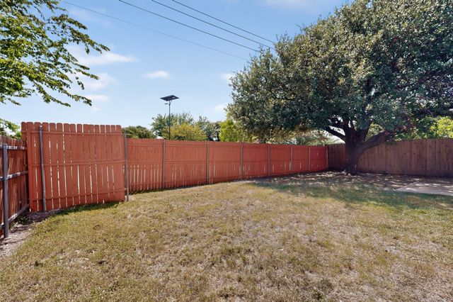 6009 Iris Drive, Rowlett, TX 75089