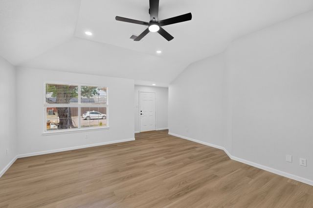 6009 Iris Drive, Rowlett, TX 75089