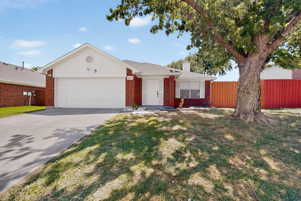 6009 Iris Drive, Rowlett, TX 75089
