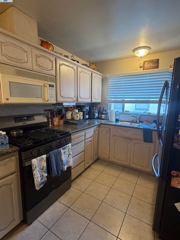 963 Dillo St, San Leandro, CA 94578