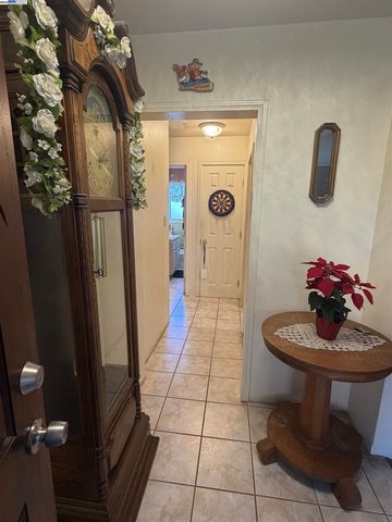 963 Dillo St, San Leandro, CA 94578