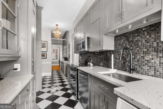 24 E Liberty Street APT 53, Savannah, GA 31401