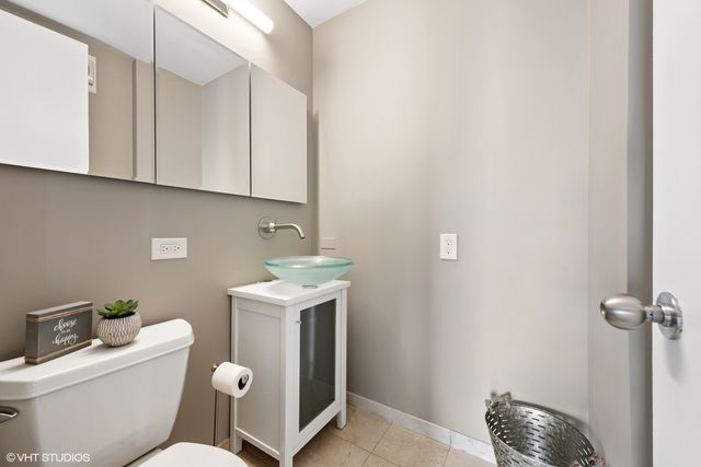 2626 N Lakeview Avenue 3003, Chicago, IL 60614