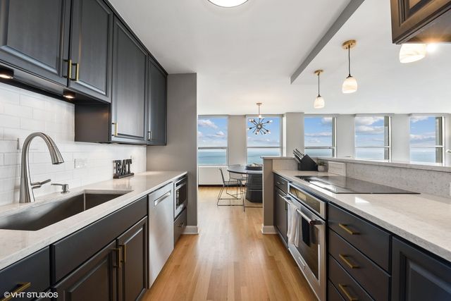 2626 N Lakeview Avenue 3003, Chicago, IL 60614