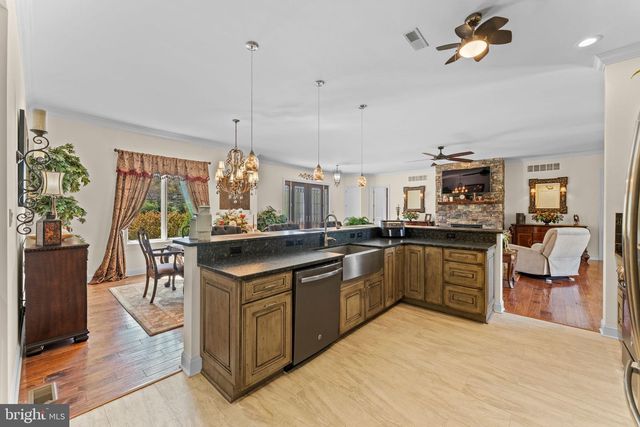 521 CHURCH RD, Hilltown, PA 18927