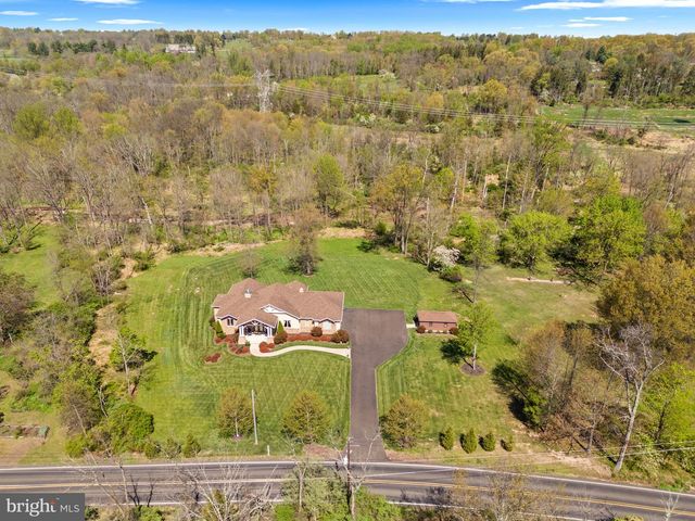 521 CHURCH RD, Hilltown, PA 18927